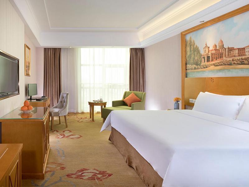 Vienna Hotel Hainan Oriental Avenue Dongfang Exterior foto